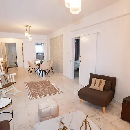 Quattro Center * Larnaca