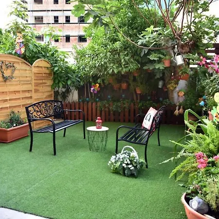 Quattro Center * Larnaca