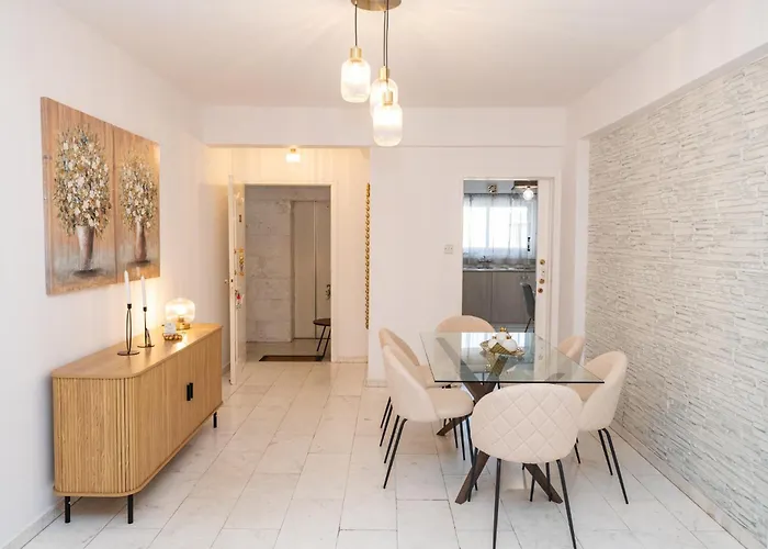 Lägenhet Quattro Center