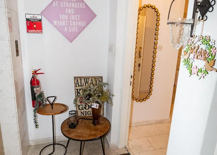 Quattro Center Lägenhet Larnaca